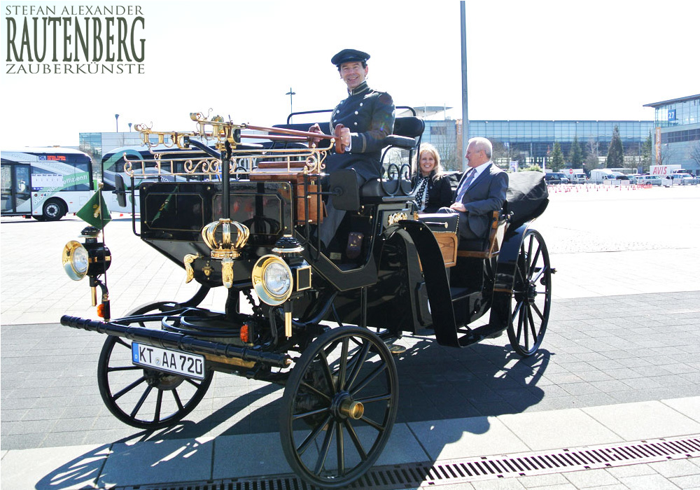 Als moderierender Chauffeur im Rahmen einer Pressekonferenz