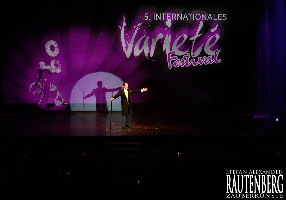 Als Conférencier beim Internationalen Varieté Festival in Sennfeld